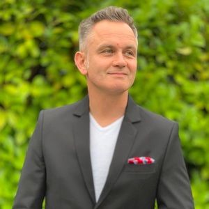 Meet your Posher, Vasi